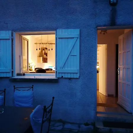 Holiday home Charmante Maison A Reynes